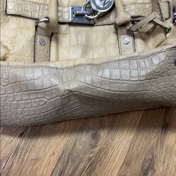 Michael Kors Crocodile Embossed Hamilton Bag P10 - Picture 8 of 9